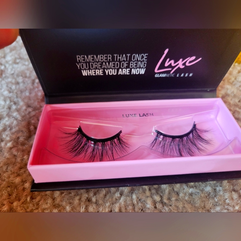 GlamNetic Livin lashes NIB
